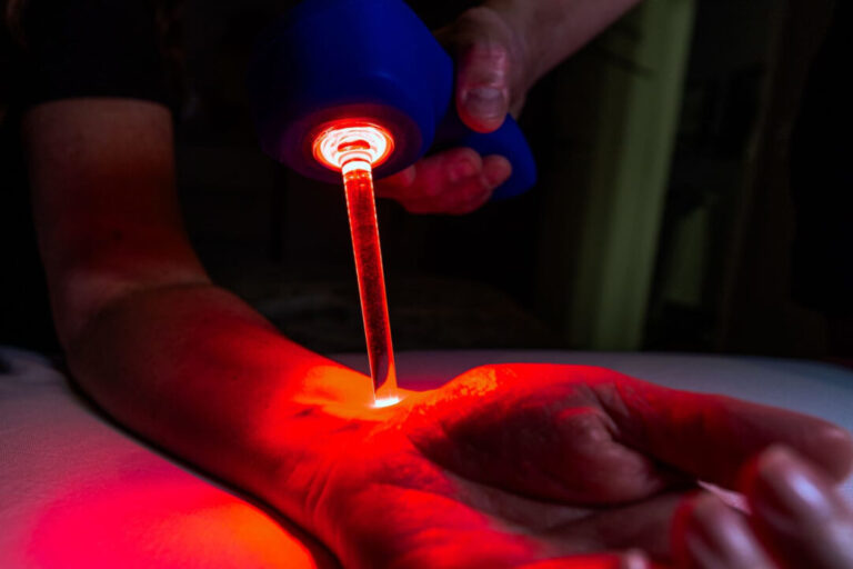 Pesquisa de Mato Grosso apresenta tratamento inovador com fotobiomodulação em humanos