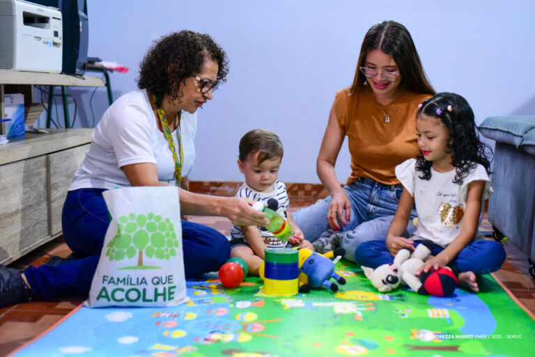 Família que acolhe: visitações aos lares transformam rotinas em laços de afeto
