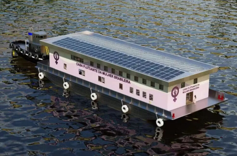 ‘Casa Flutuante da Mulher’ busca levar atendimento para vítimas de violência doméstica por rios no Amazonas