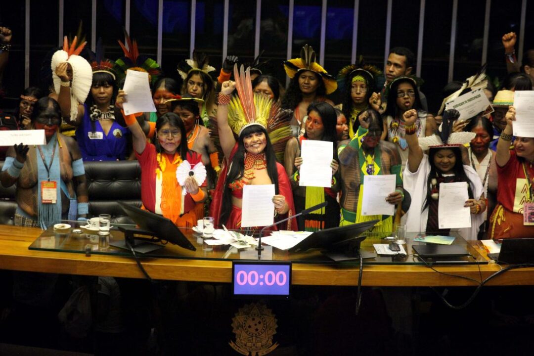 Carta produzida por mais de cinco mil mulheres indígenas é entregue ao governo