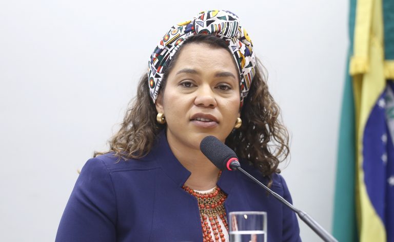 Mineração ilegal em terras indígenas terá punições ampliadas, aprova comissão