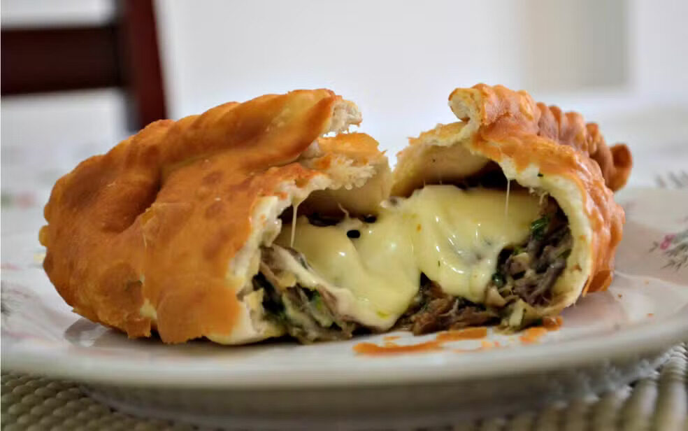 saltenha é um prato típico da bolívia