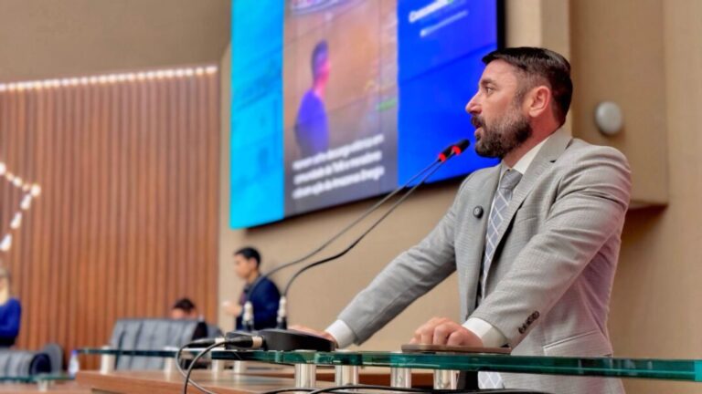 Carlinhos Bessa denuncia falhas no fornecimento de energia em Tefé e cobra providências