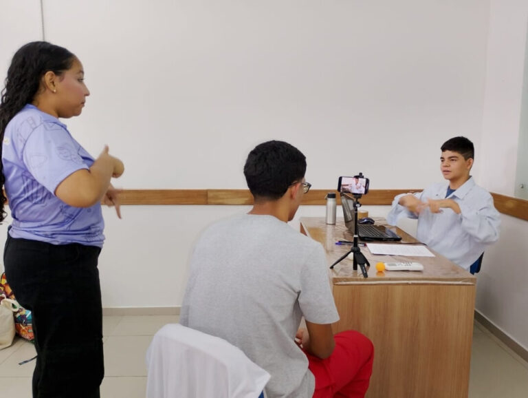 Cine Inclusão: oficinas geram filmes criados por jovens surdos no Amazonas; assista