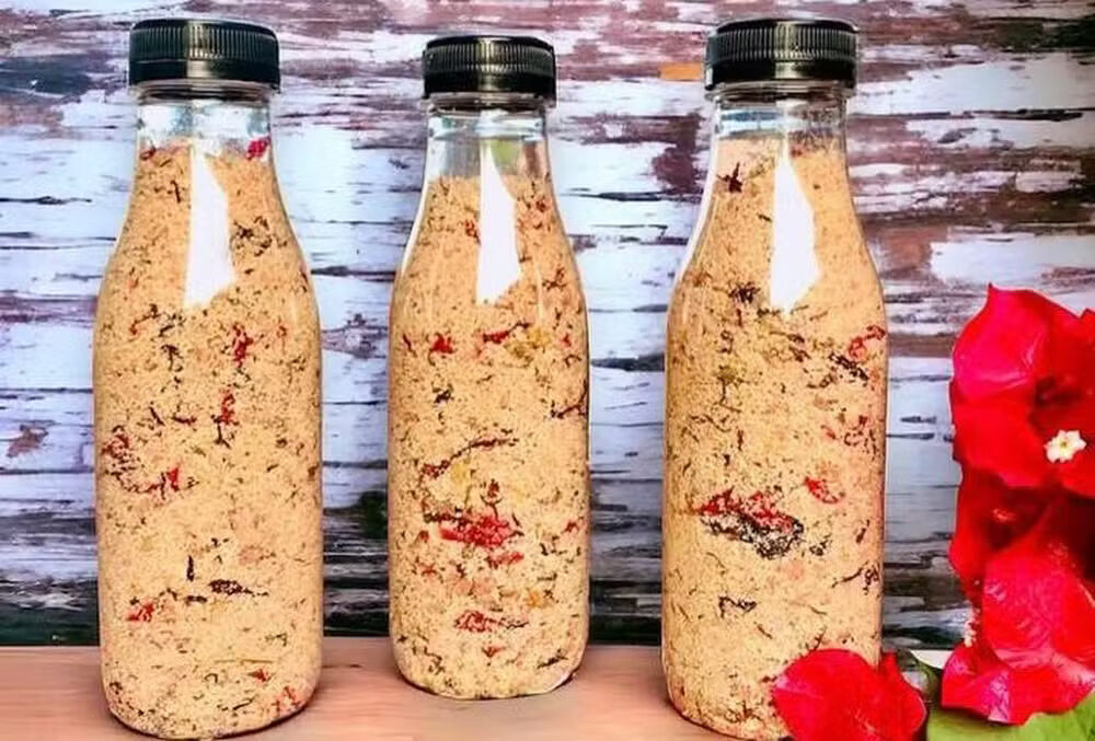 Imagem colorida mostra farofa feita com panc por startup no amapá