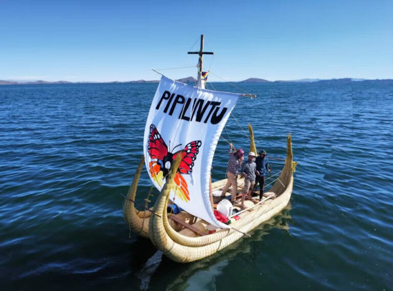 Franceses partem da Bolívia e cruzam rios da Amazônia em balsa tradicional