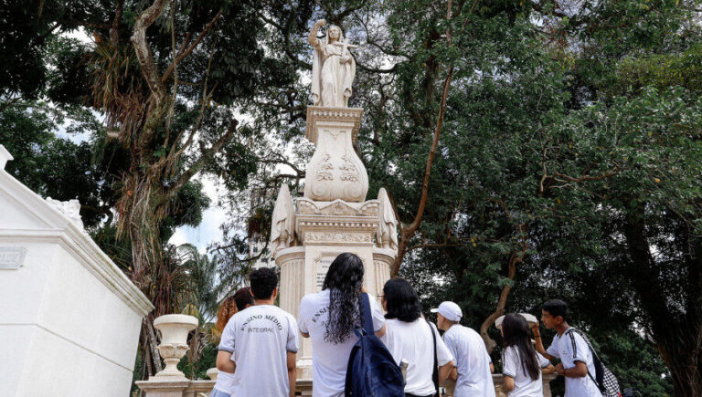 Três histórias inusitadas de cemitérios da Amazônia