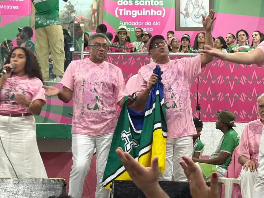 Apresentação do Samba 15 na semifinal. 