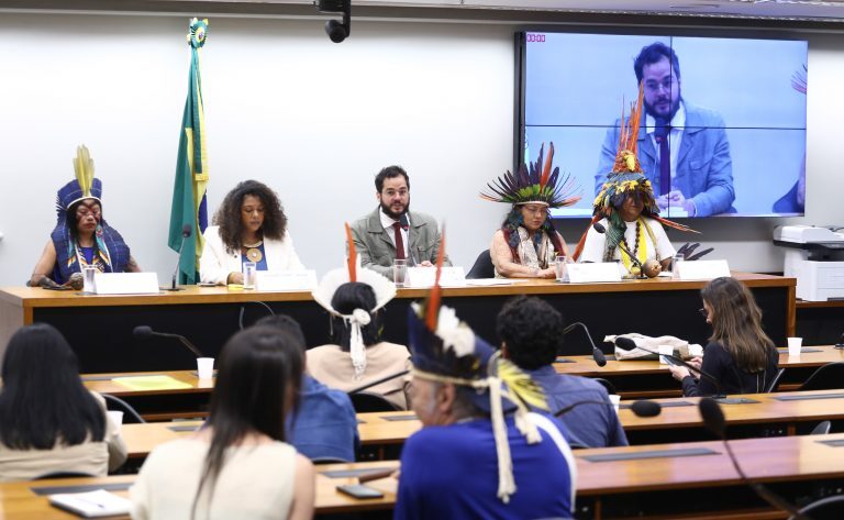 Governo anuncia medidas para valorizar pajés e saberes indígenas