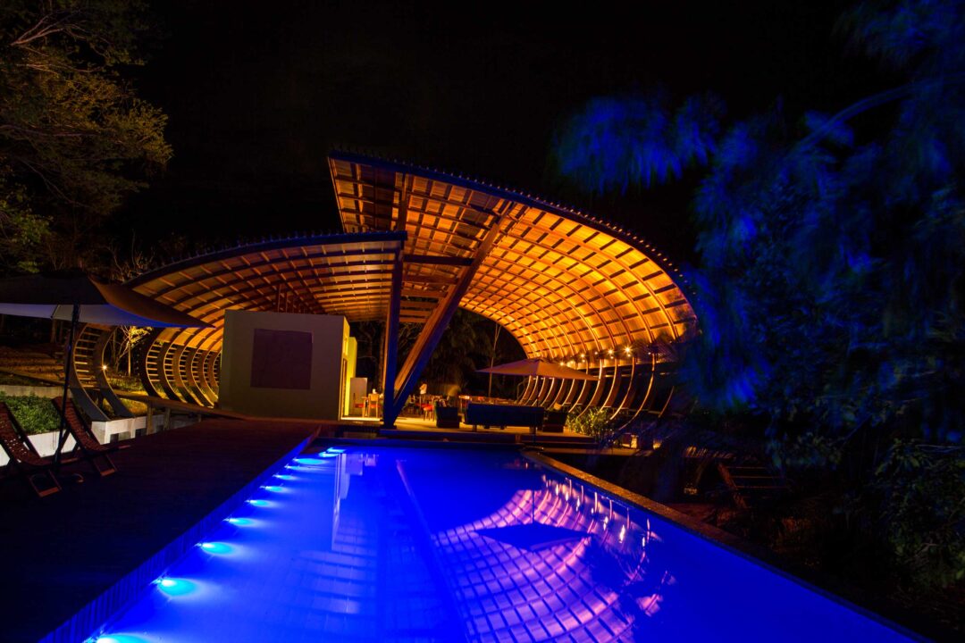 Hóteis utilizam a Amazônia como destaque.