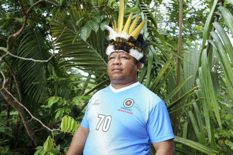 Pesquisador indígena do Amazonas é condecorado por defesa da educação e integração de saberes ancestrais e ciência