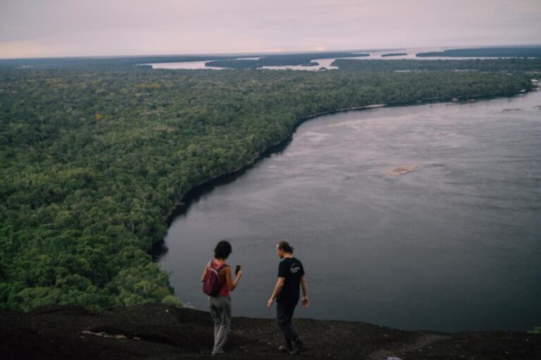 Turismo comunitário nas Serras Guerreiras de Tapuruquara une cultura indígena e preservação ambiental no Médio Rio Negro