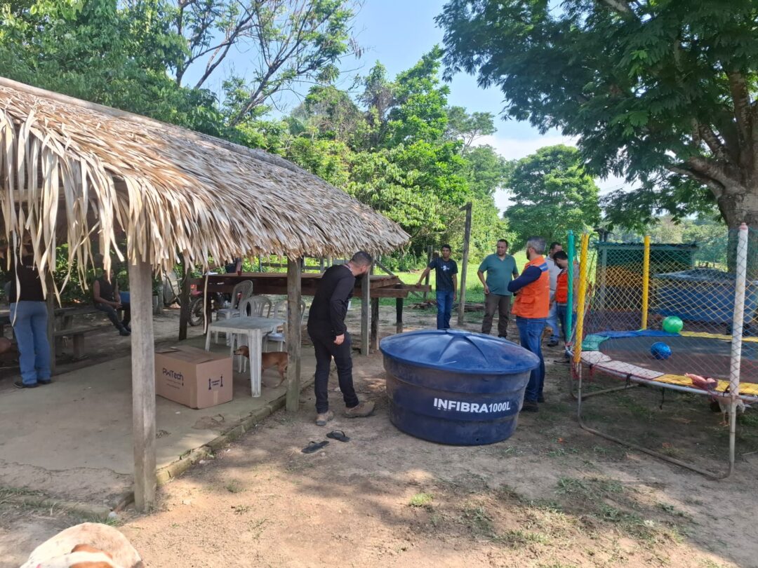 Famílias do baixo Madeira recebem filtro de água potável