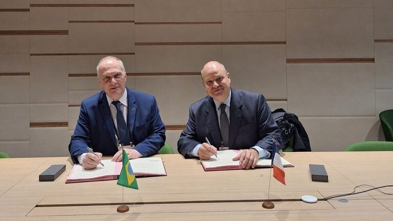 Brasil e França firmam acordo para desenvolver base de balões estratosféricos em Palmas