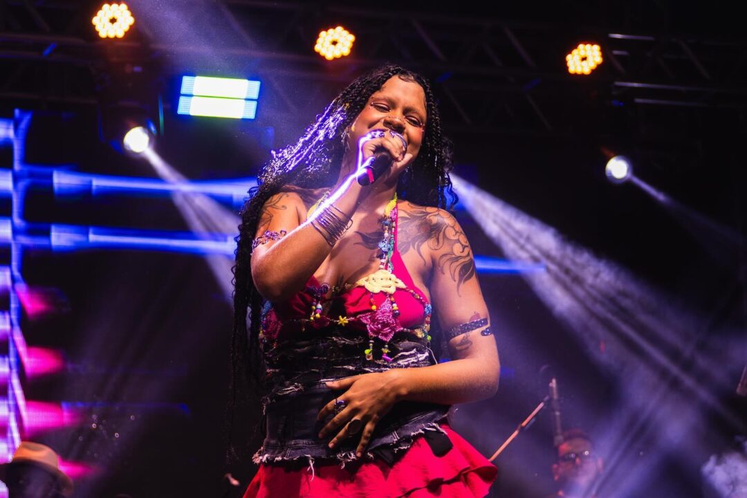 nomes artísticos: Tani Sereia 