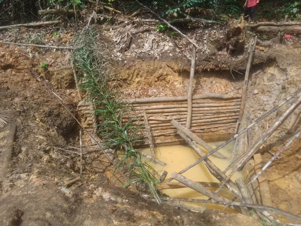 Imagens inéditas mostram aviões e áreas destruídas pelo garimpo ilegal na Terra Yanomami quase 3 anos após emergência
