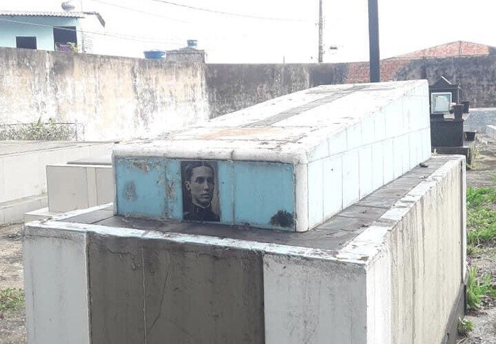 personalidades enterradas no Cemitério dos Inocentes