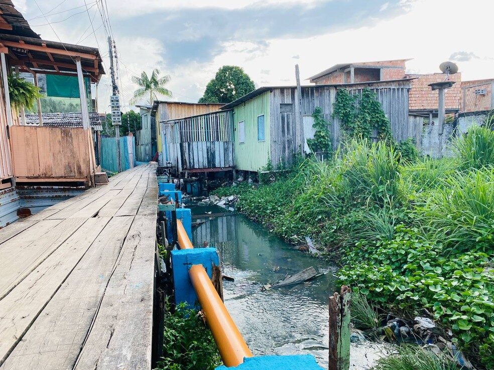 Saneamento em palafitas de Manaus