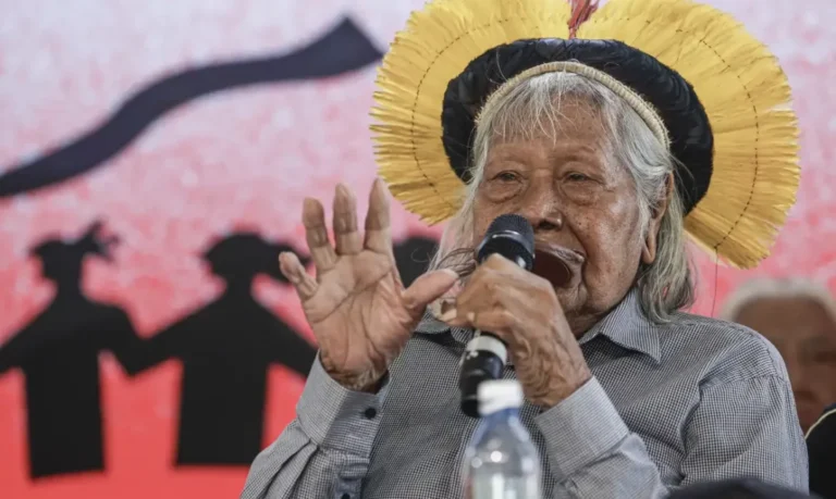 Ao encerrar Cúpula dos Povos na COP30, Cacique Raoni pede que luta continue