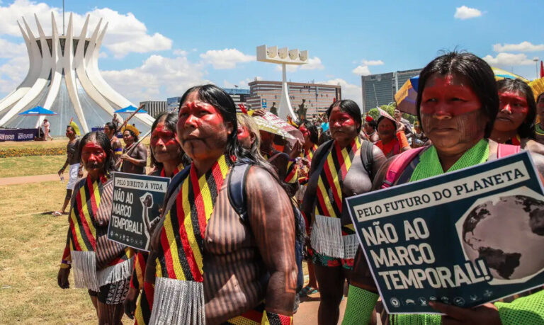 Indígenas celebram remarcação de julgamento do marco temporal