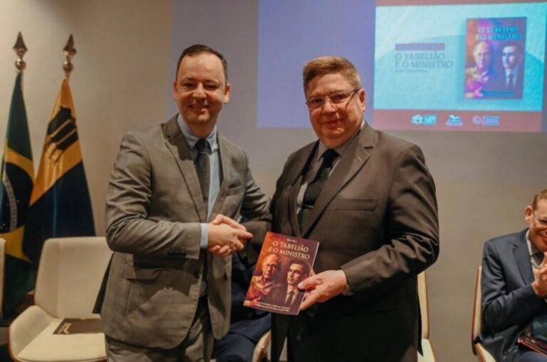 Livro ‘O Tabelião e o Ministro’ resgata a história da família Coelho na Amazônia