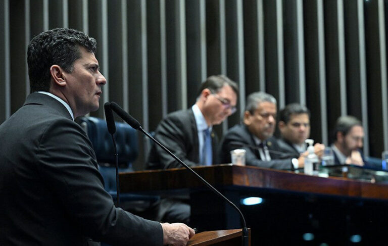 Senado aprova Projeto de Lei que descriminaliza a poda de árvores em caso de risco de acidente