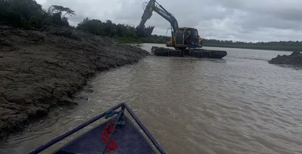 Serviço de dragagem na Foz do Rio Amazonas para evitar seca
