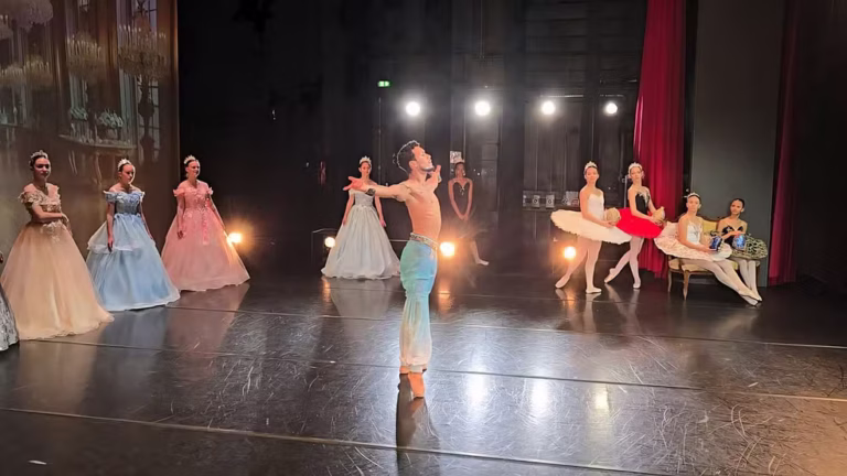 Bailarino amapaense celebra 20 anos de carreira com estreia em teatro na França
