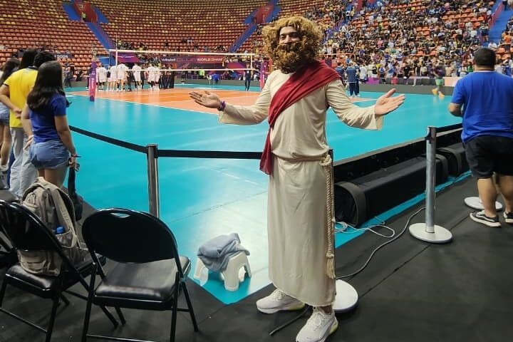 ‘Jesus ruivo’: amazonense chama atenção de atletas durante Mundial de Vôlei em Belém
