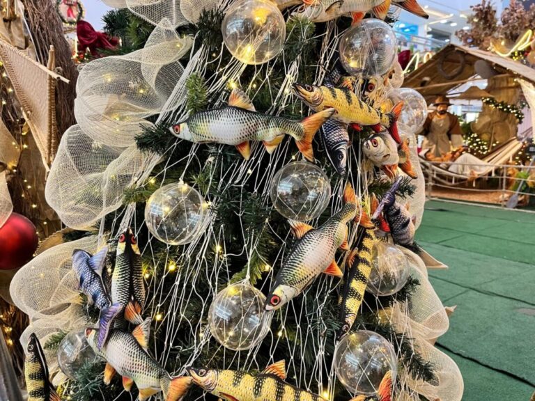 Criatividade amazônida transforma decorações de Natal em Santarém