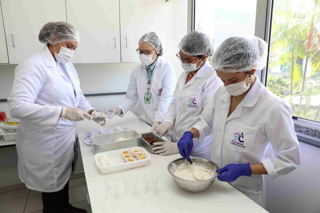 Estudantes usam cubiu para criar novos produtos em Manaus