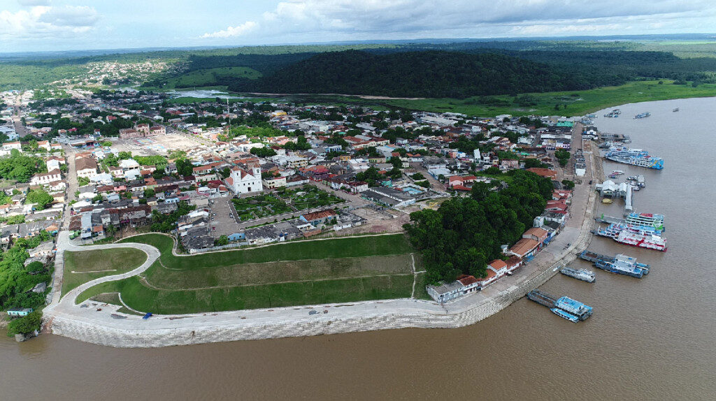 imagem aérea da cidade de Óbidos no Pará