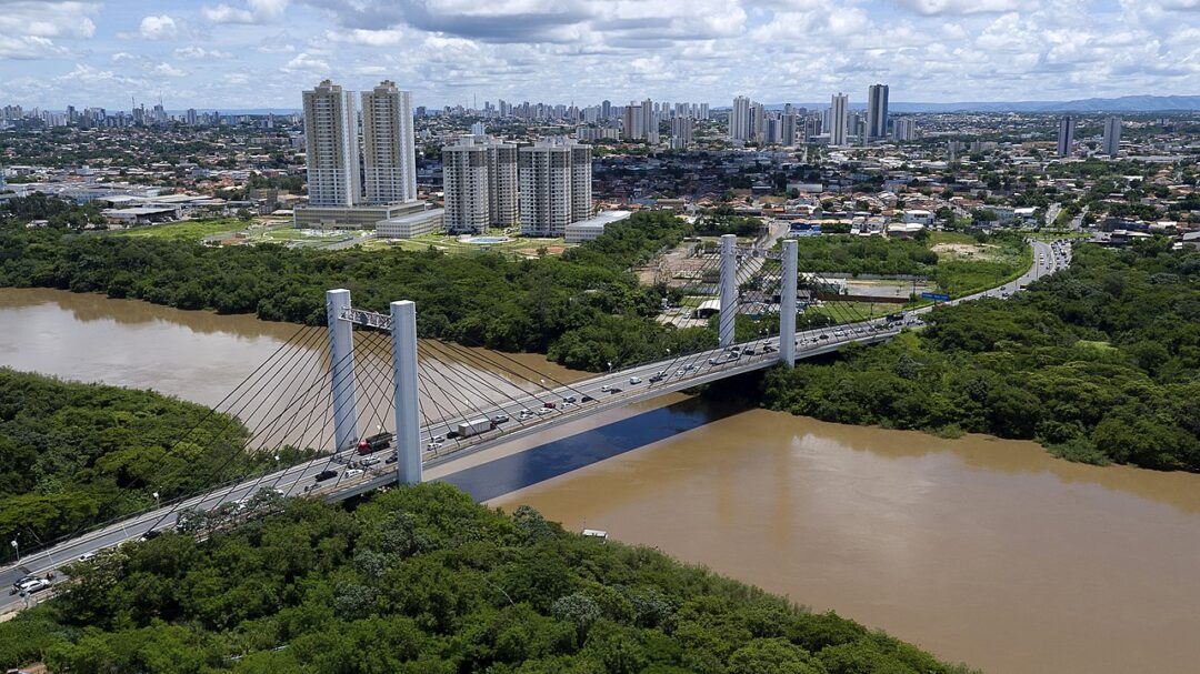 Vista da Ponte Sérgio Motta, entre as cidades de Várzea Grande e Cuiabá.