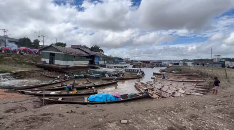 Seca fora de época: rios secos prejudicam transporte em municípios do Amazonas