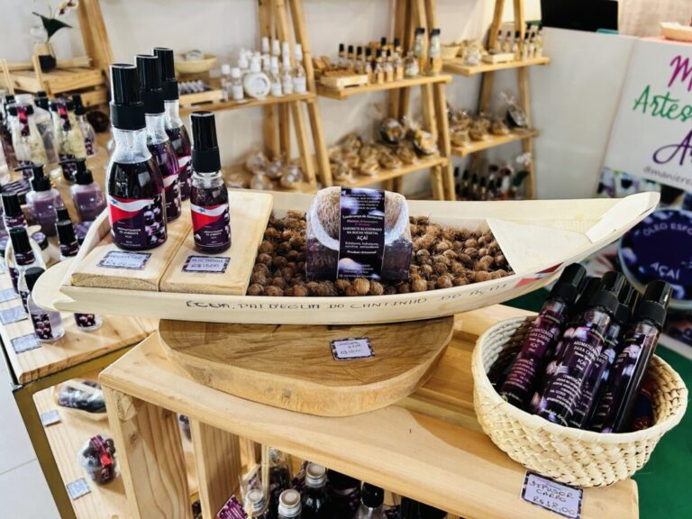 Biocosméticos à base de açaí são destaque em Centro de Artesanato de Santarém