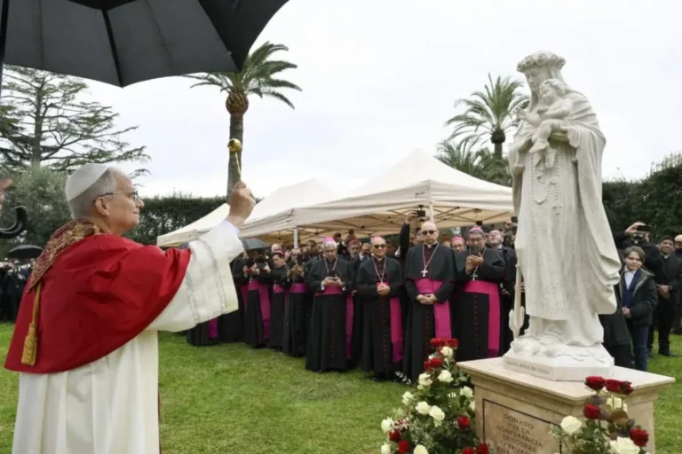 Santa Rosa de Lima: Papa Leão XIV entroniza imagem de santa peruana no Vaticano