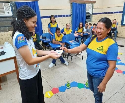 Estudantes de Barreirinha, no Amazonas, criam jogo didático com conceitos de termoquímica
