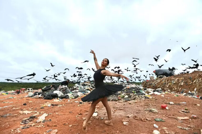 Fotógrafo realiza ensaio em lixão de Macapá e chama atenção para causa ambiental