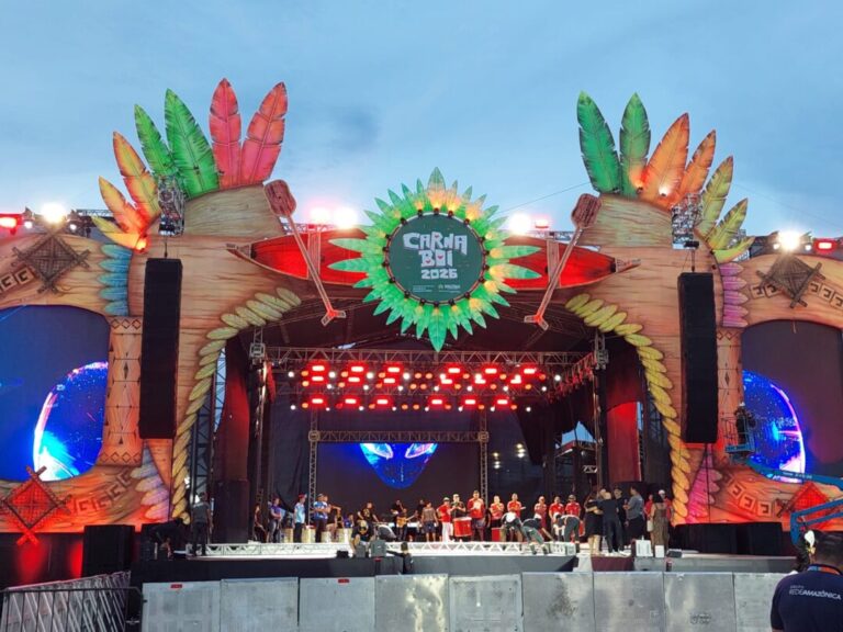 Veja detalhes do primeiro dia do Carnaboi 2026 em Manaus; fotos