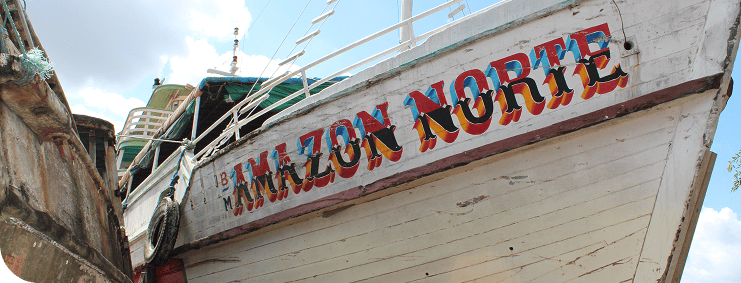 Abridores de letras inserem sotaque próprio no espaço público