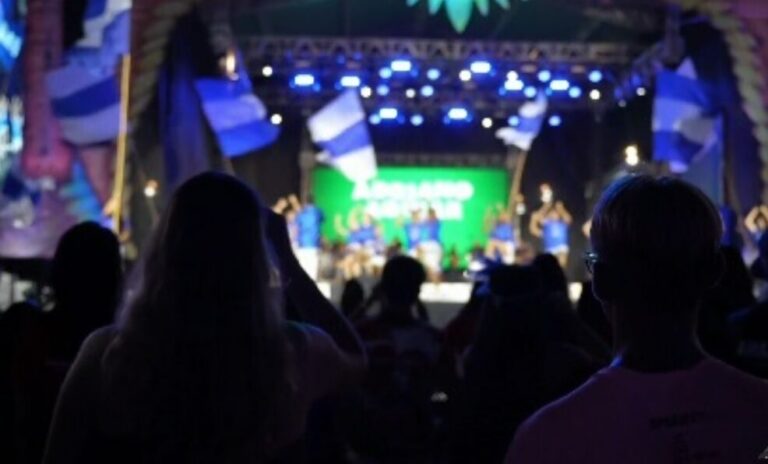 “Eu tô achando o máximo”: público se diverte na primeira noite do Carnaboi 2026