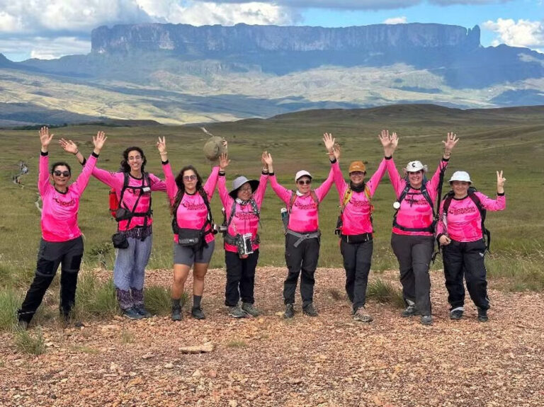 Saiba quanto custa e como participar de expedição exclusiva que leva mulheres ao Monte Roraima