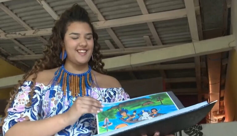 Artista de Roraima recebe prêmio nacional por obra dedicada a Davi Kopenawa