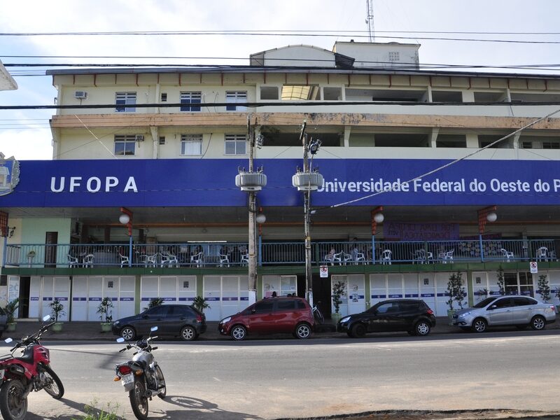 Impactos da presença de limo em praias do rio Tapajós são analisados no Pará pela ufopa