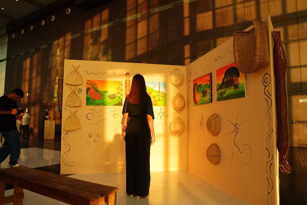 Exposição dos Povos da Floresta: Ocupação Artística Contemporânea Mairi', em cartaz no Museu da Imagem e do Som (MIS) do Pará, em Belém. 