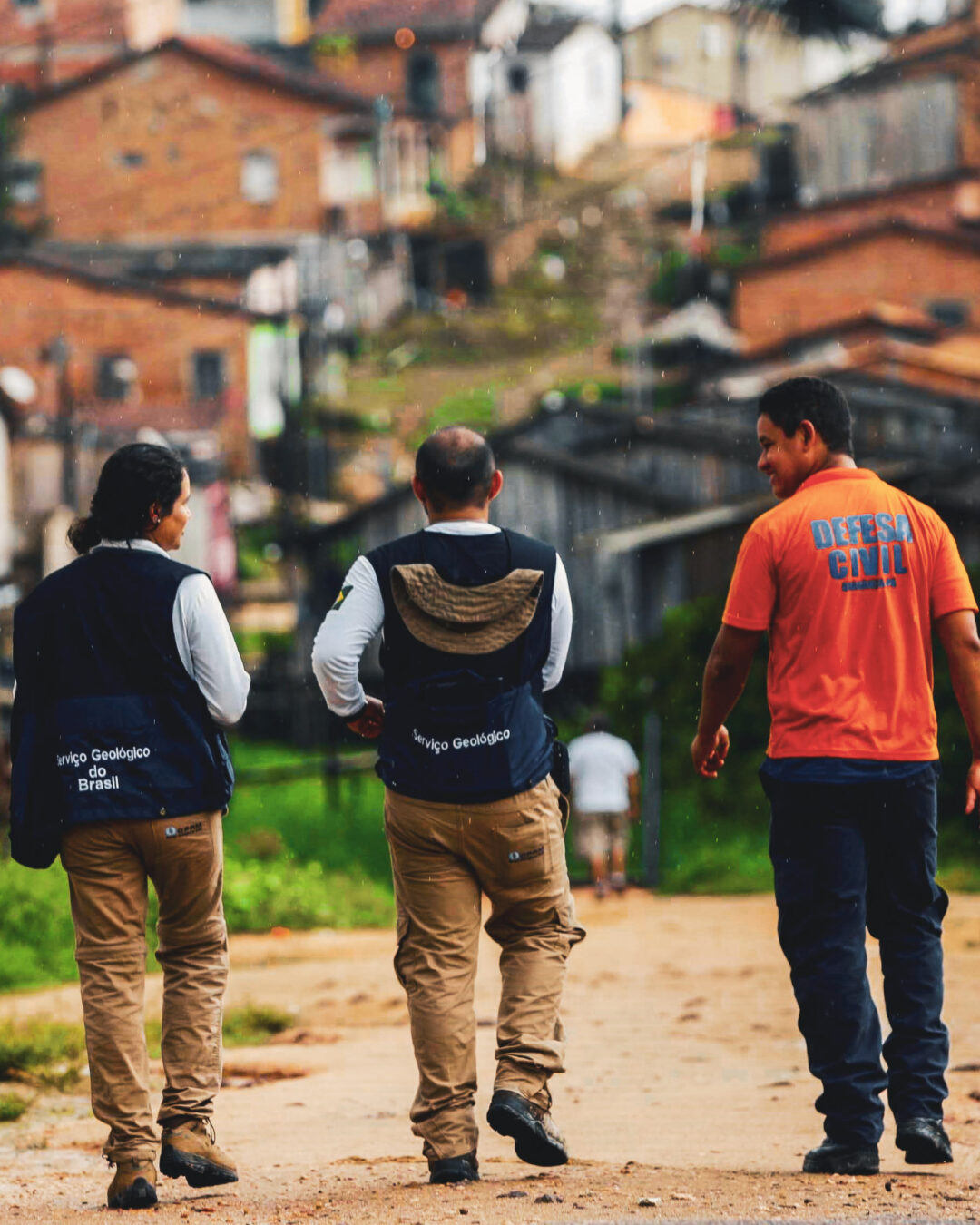A Defesa Civil do Pará e o Serviço Geológico do Brasil (CPRM) estão desde terça-feira (31) mapeando locais de risco na praia de Ajuruteua e no centro urbano de Bragança, município do nordeste paraense. O resultado do trabalho constará de um relatório de domínio público, que será entregue à Prefeitura e ao governo do Estado para elaboração de um planejamento destinado às duas áreas.