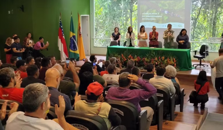 5 mil ribeirinhos do Amazonas vão ser remunerados por manejo sustentável do pirarucu