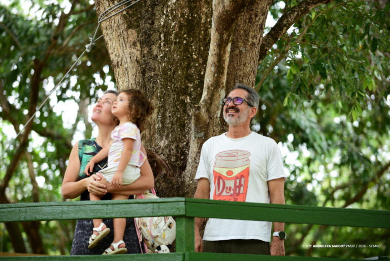 Bosque dos Papagaios incentiva observação de pássaros para redução de estresse