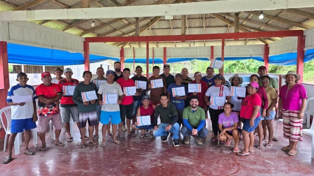 Participantes da Oficina de beneficiamento de Guaraná. Foto: Reprodução/Imaflora
