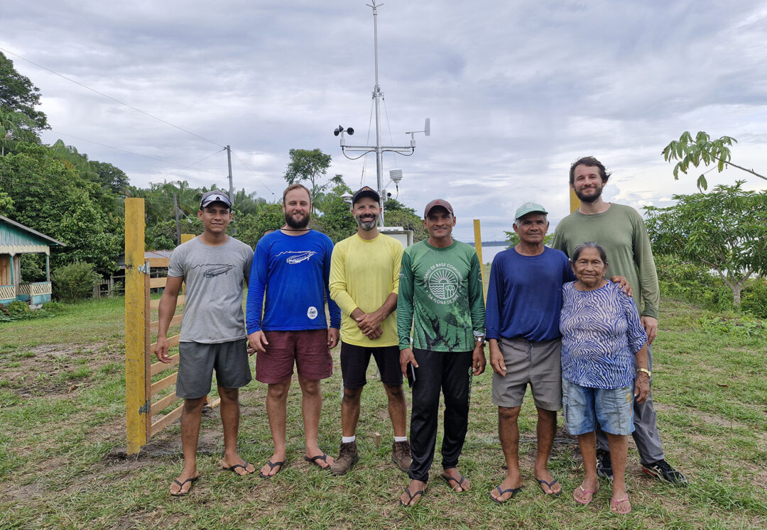 Moradores da Comunidade Bom Jesus da Ponta da Castanha 